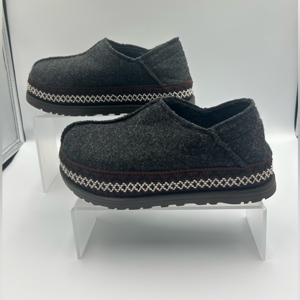 UGG Tasman
